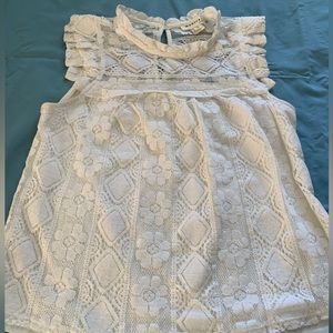 Women’s lace top in size small